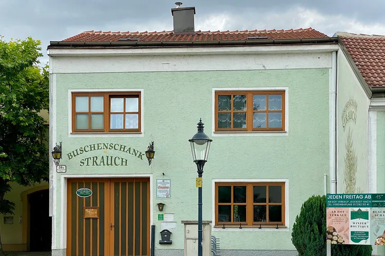 Wein-, Obstgut und Buschenschank Familie Strauch