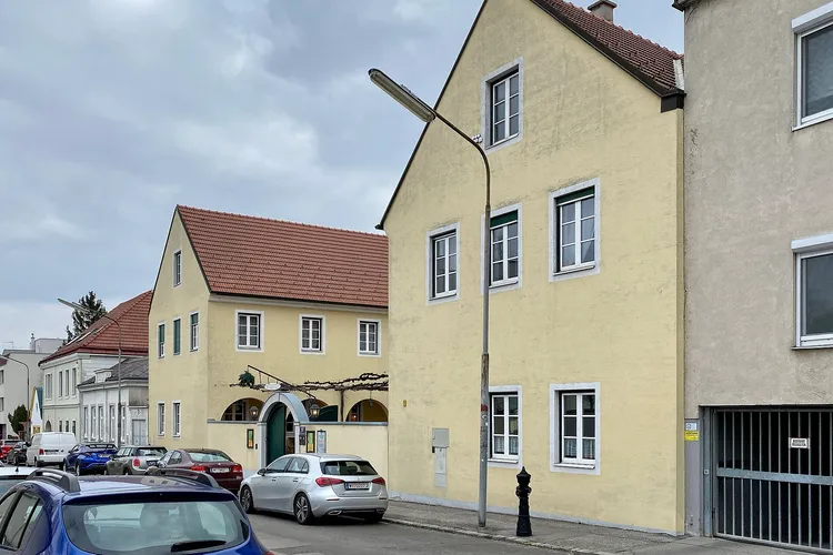 Weinbau und Heuriger Weindorfer