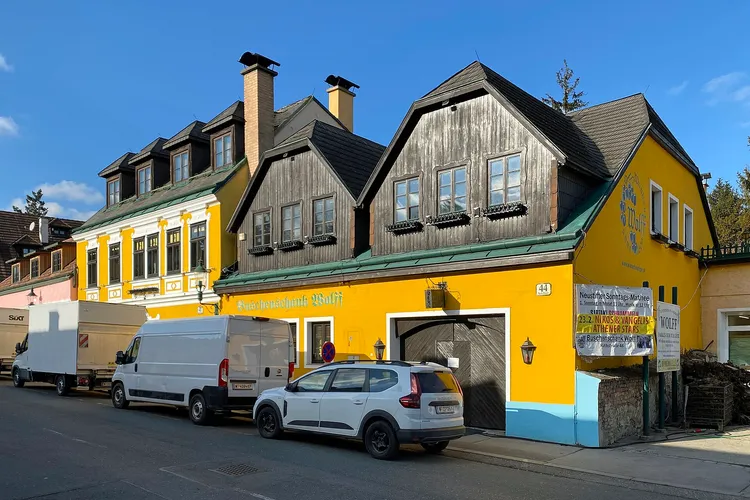 Weinbau und Heuriger Wolff
